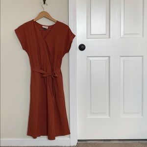 Short Sleeve V-neck Midi Dress